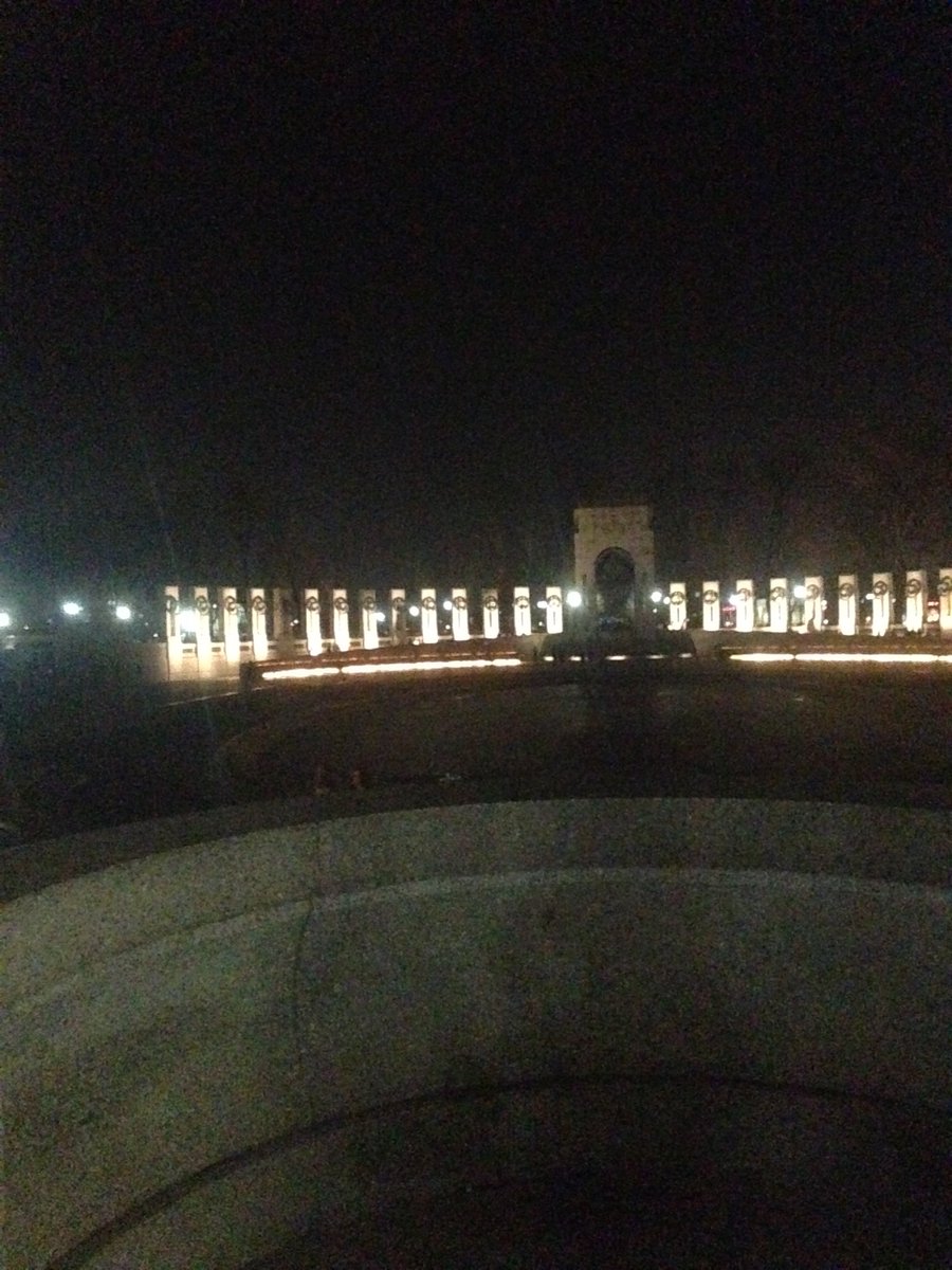 renee_joynes's tweet photo. WW2 memorial shows how many soldiers died and did not get to live the American Dream #eightgradede #learnsharelive https://t.co/fEt7s10jia
