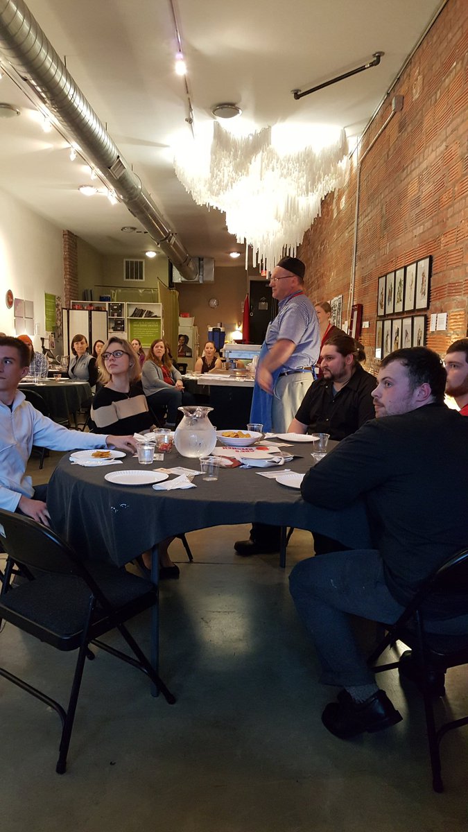 AnnieKFlaherty's tweet photo. So nice 2 see our friends from @UberLogoApparel @LittleCityLove  and @GoAuntFlow  at the @AbesKitch15 event tonight. https://t.co/7CP9VfQDJm