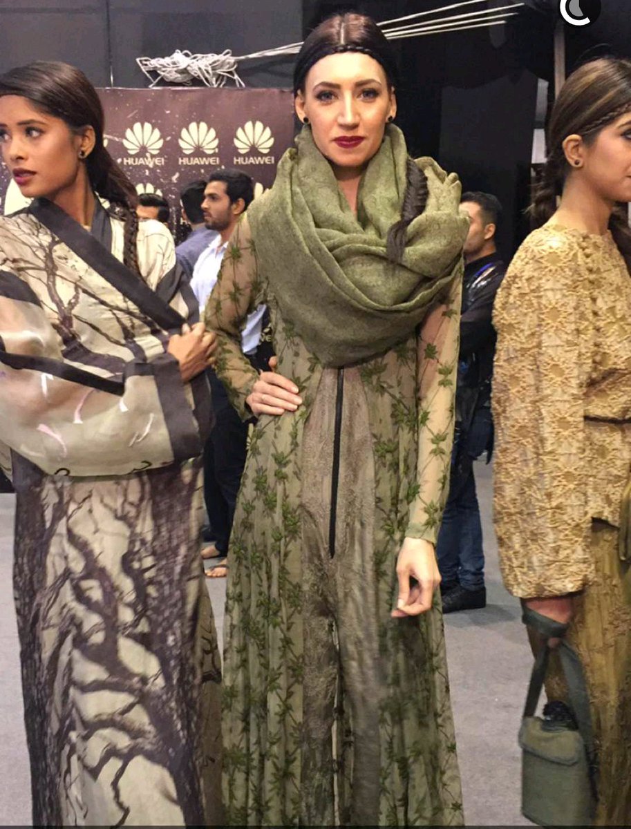 sanastylediary's tweet image. Super stylish looks from #hsy at #PSFW16 @PFDCOfficial #pfdc2016