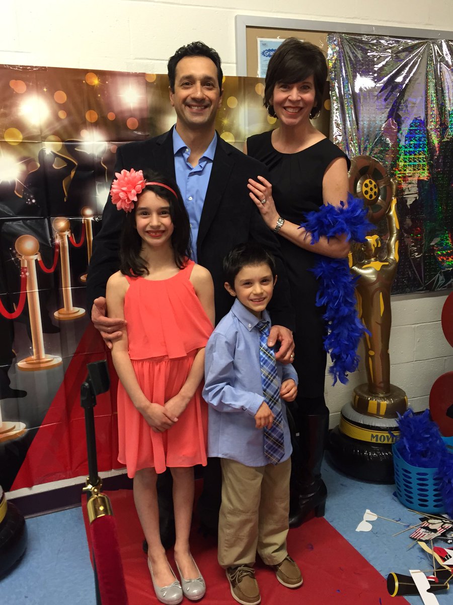 souleschool's tweet photo. Great smiles on the red carpet at Soule School! https://t.co/PDcEgOhPWK