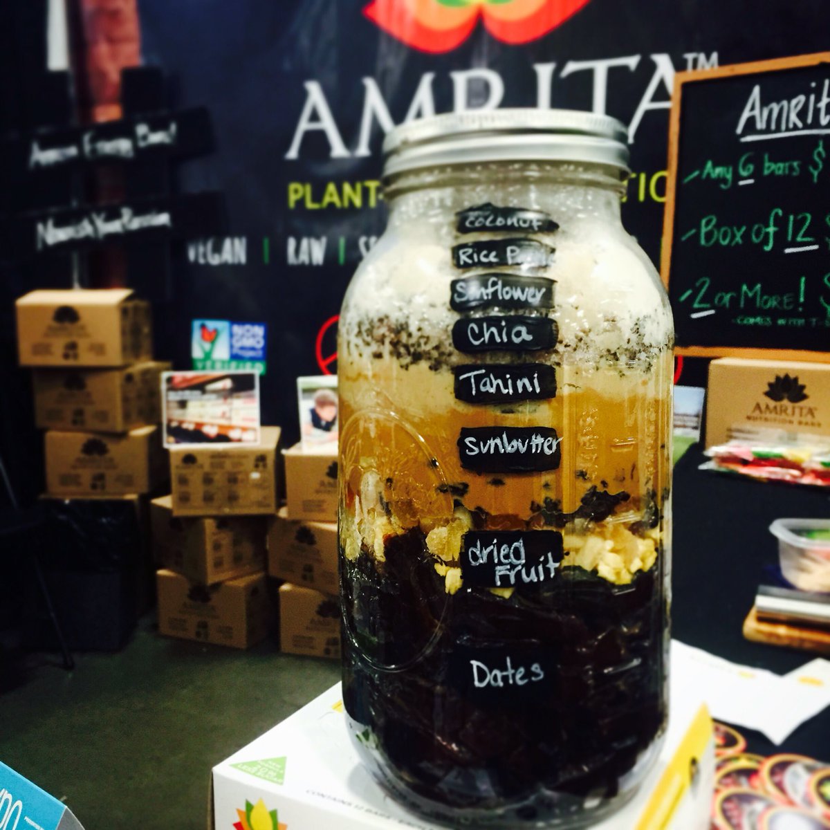 AMRITAbars's tweet photo. Real deal ingredients😎#IngredientsMatter #plantbased #nongmo #glutenfree #dairyfree #feelgood #dairyfree https://t.co/SXEciriJim