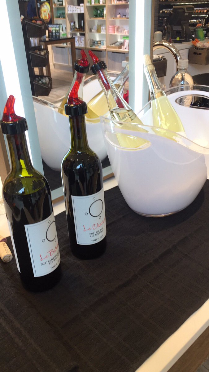 Sip n' Shop! #wine #seattleuncorked