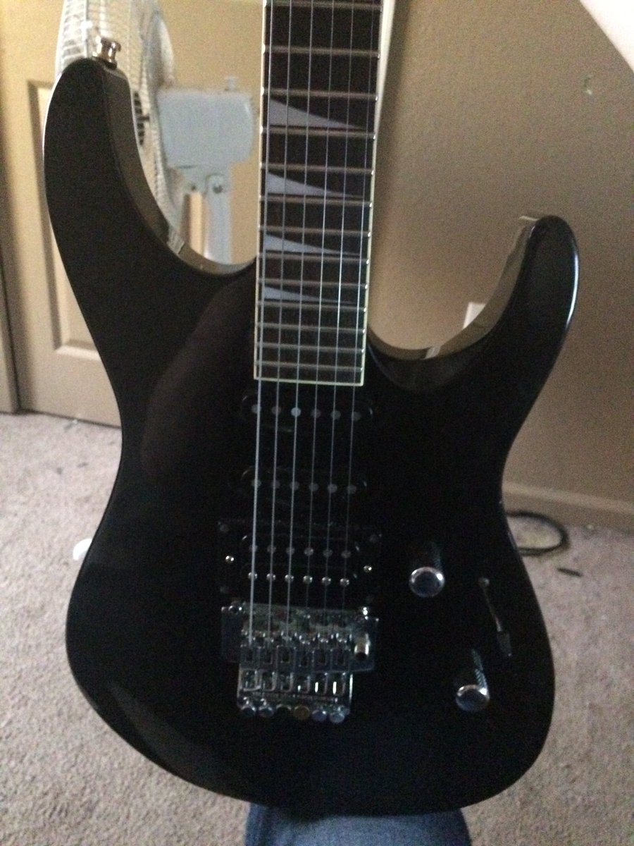 BlindGuyRiffs's tweet photo. I cannot stop learning @Intervalsmusic songs! #TheShapeOfColour is just too good. Brought out the Jackson DK2 today. https://t.co/KAirx2TeDk
