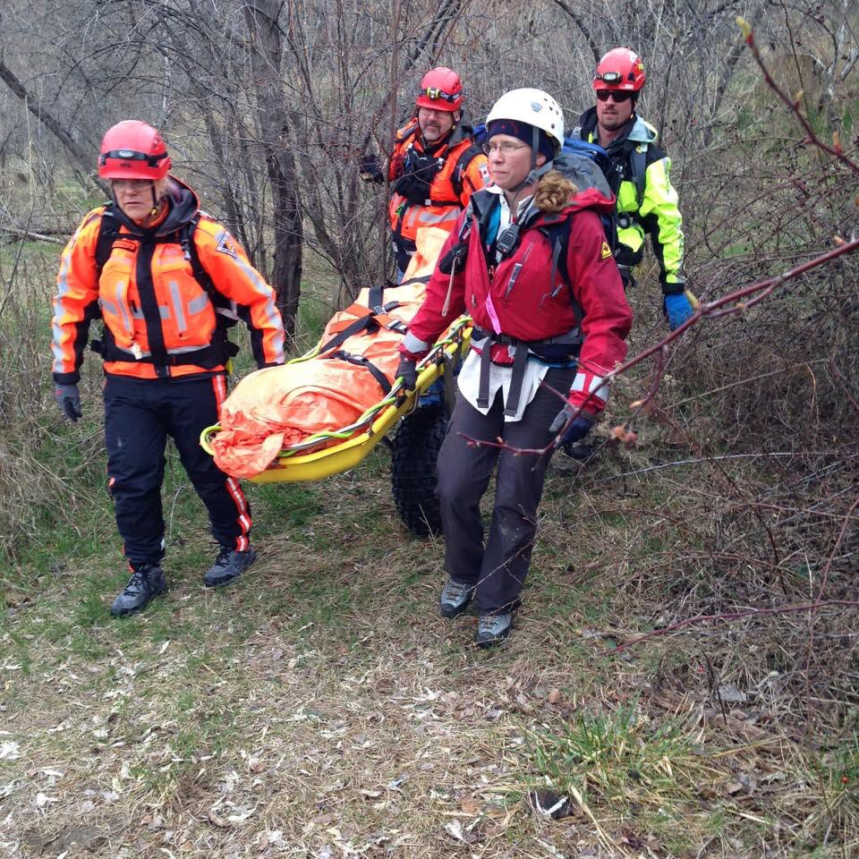 PentictonSAR's tweet photo. Regional SAR Teams practicing various skills at #Penticton 3rd Annual SARnival 2016 @BCSARAssoc @naomiyamamoto https://t.co/5AyqLzhRQv