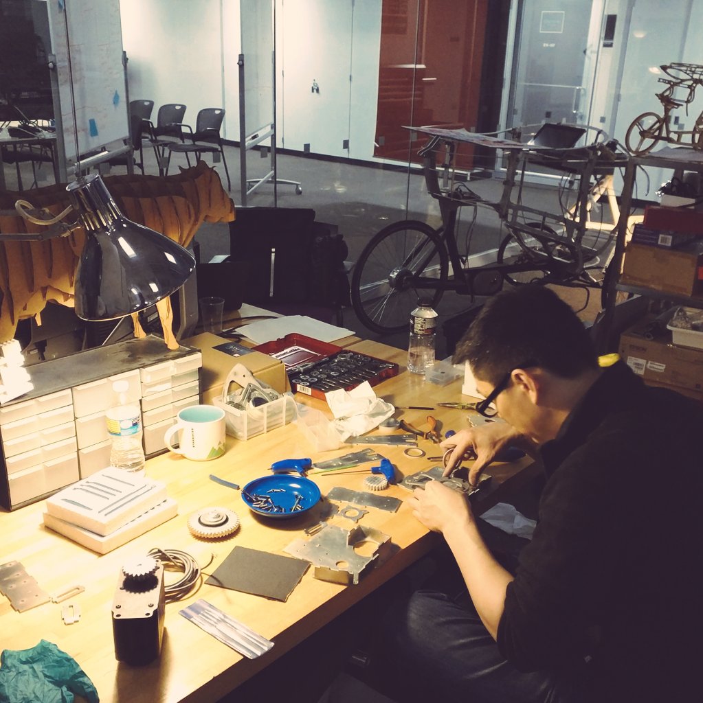 TinnPhil's tweet photo. #TeamPEV makes #gearbox by hand #fabrication  #futuremobility #autonomousvehicle  @MITCities @medialab @mitsap https://t.co/iWjSd6Dqmd