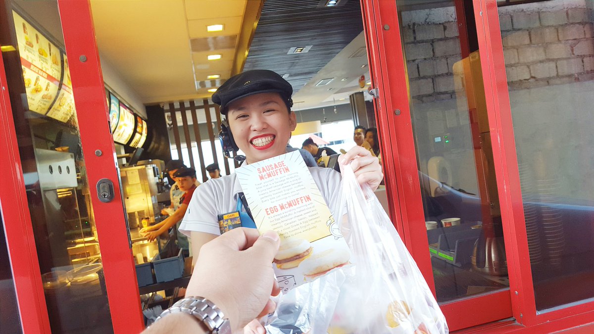 hypercebu's tweet photo. FREE MCMUFFINS today from Mcdonald's to celebrate  #NationalBreakfastDay! HURRY! https://t.co/aa9yQtYrhw