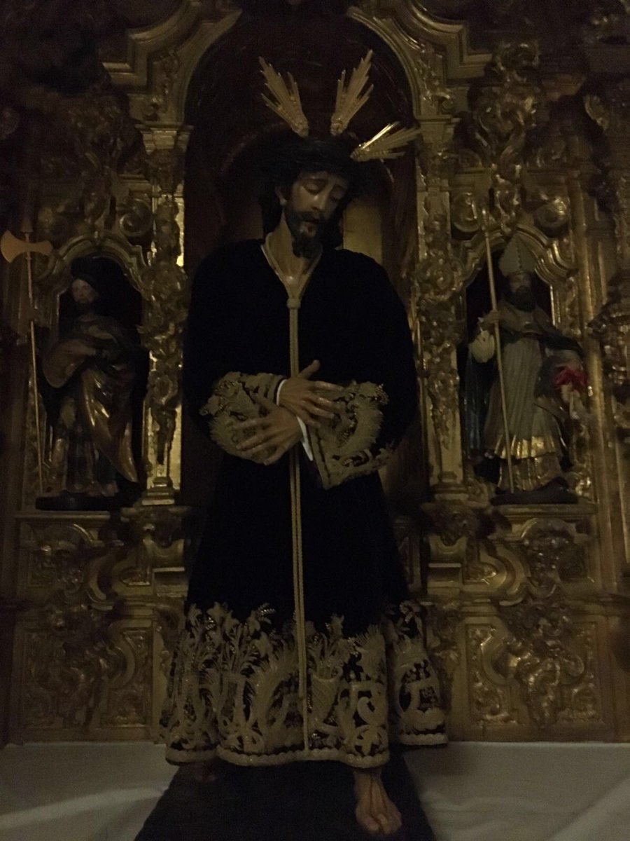 MiradyVed's tweet photo. Hoy, tras el Septenario, se ha procedido a la subida de Ntro Padre Jesus Nazareno al paso con la ayuda de ntros hnos https://t.co/e8vuFcUrZa