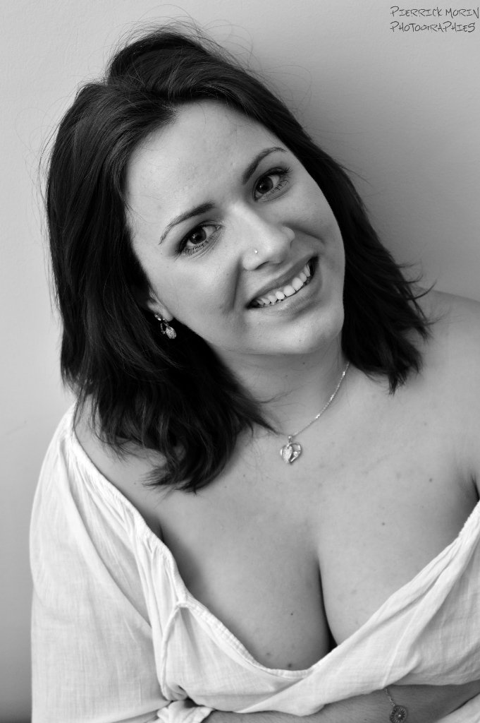 MargotLavigne11's tweet photo. Nouveaux projets... Curvy et fière #BeCurvy!#CurvyetFiere Photographe: @pierrickMorin https://t.co/UBfRhRuUG3