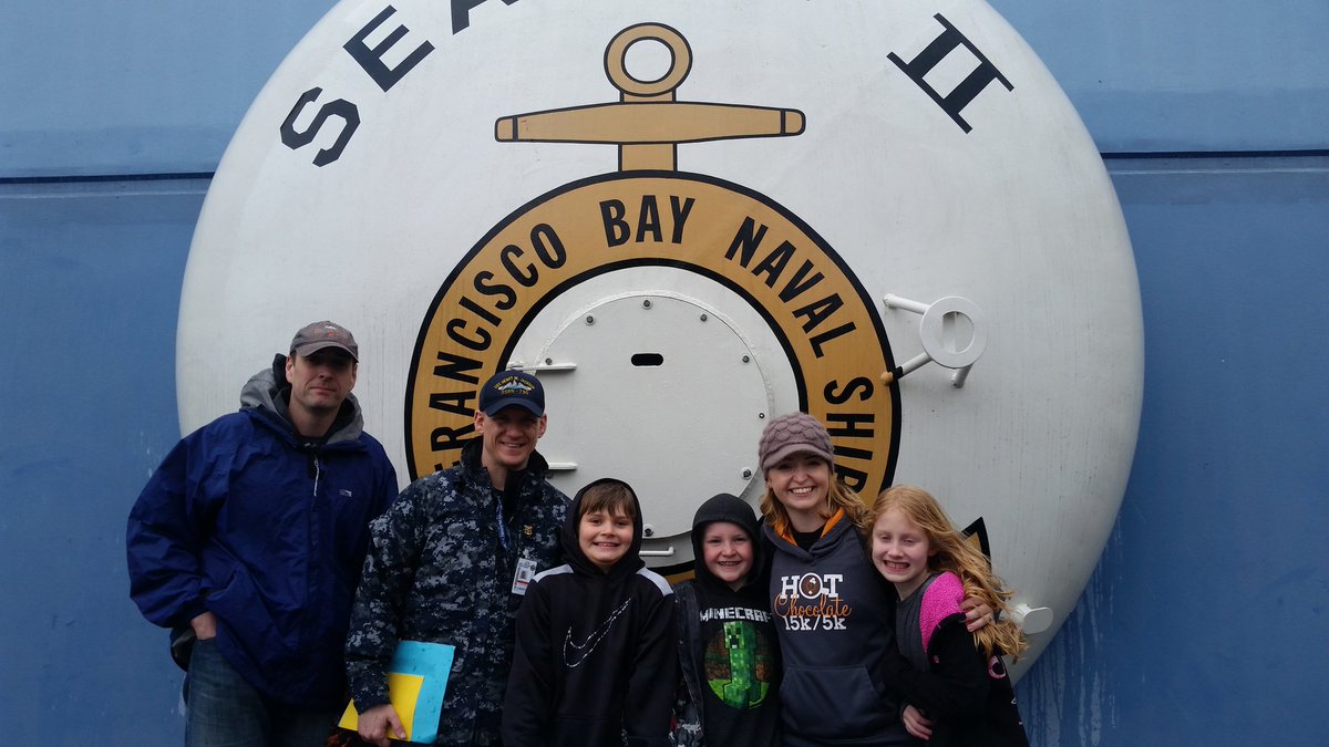 MsCZen's tweet photo. THANKS to Scott and @MelissaPayfer for organizing the Ss visit to a submarine! #STEM #futureready @CentralKitsap https://t.co/fsXSkunvqS