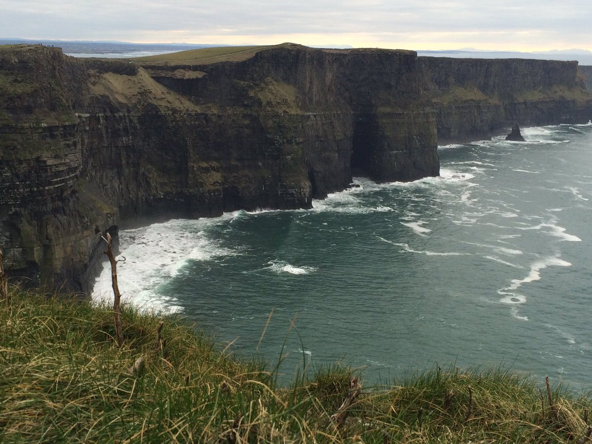 AlysaBuck's tweet photo. Still can't believe I'm in Ireland!☺️🍀 #UNIeire https://t.co/WeKXkHQevV