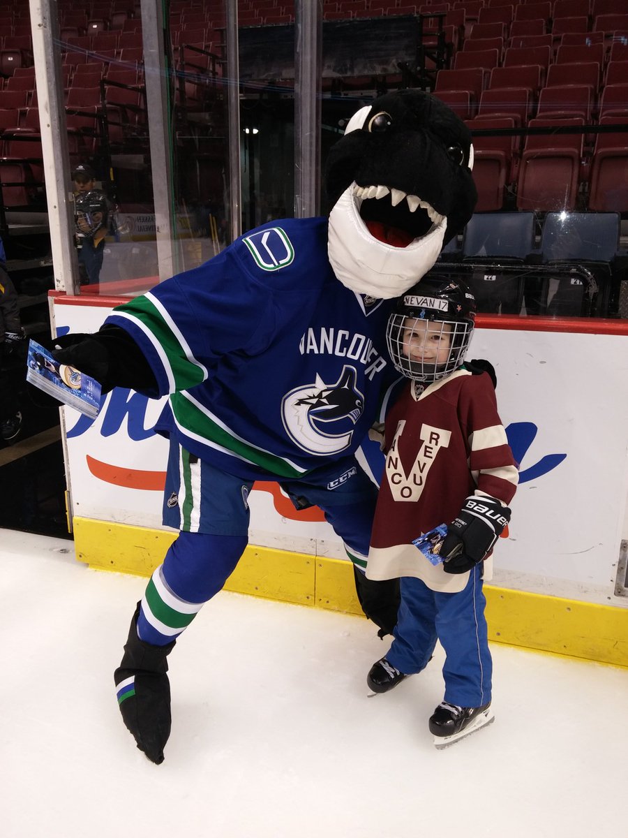 NevanCoburn's tweet photo. @CanucksFIN @VanCanucks #finfriend I find you @ every game i go to. Happy to see you the 2016 NHL All Star Game too! https://t.co/UWyOewimmn