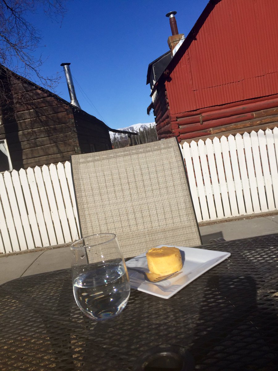GrapeTap's tweet photo. #outdoorseating #march #crazycool https://t.co/FaI0GRJirx