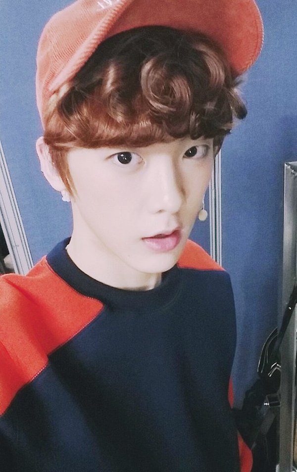 6ASEUTRO's tweet photo. 오늘 의상은 상큼발랄한 오렌지에요 내일은 무슨색이게요  알아맞춰보세요~^^ #아스트로 #숨바꼭질 https://t.co/UvlpMMucFB