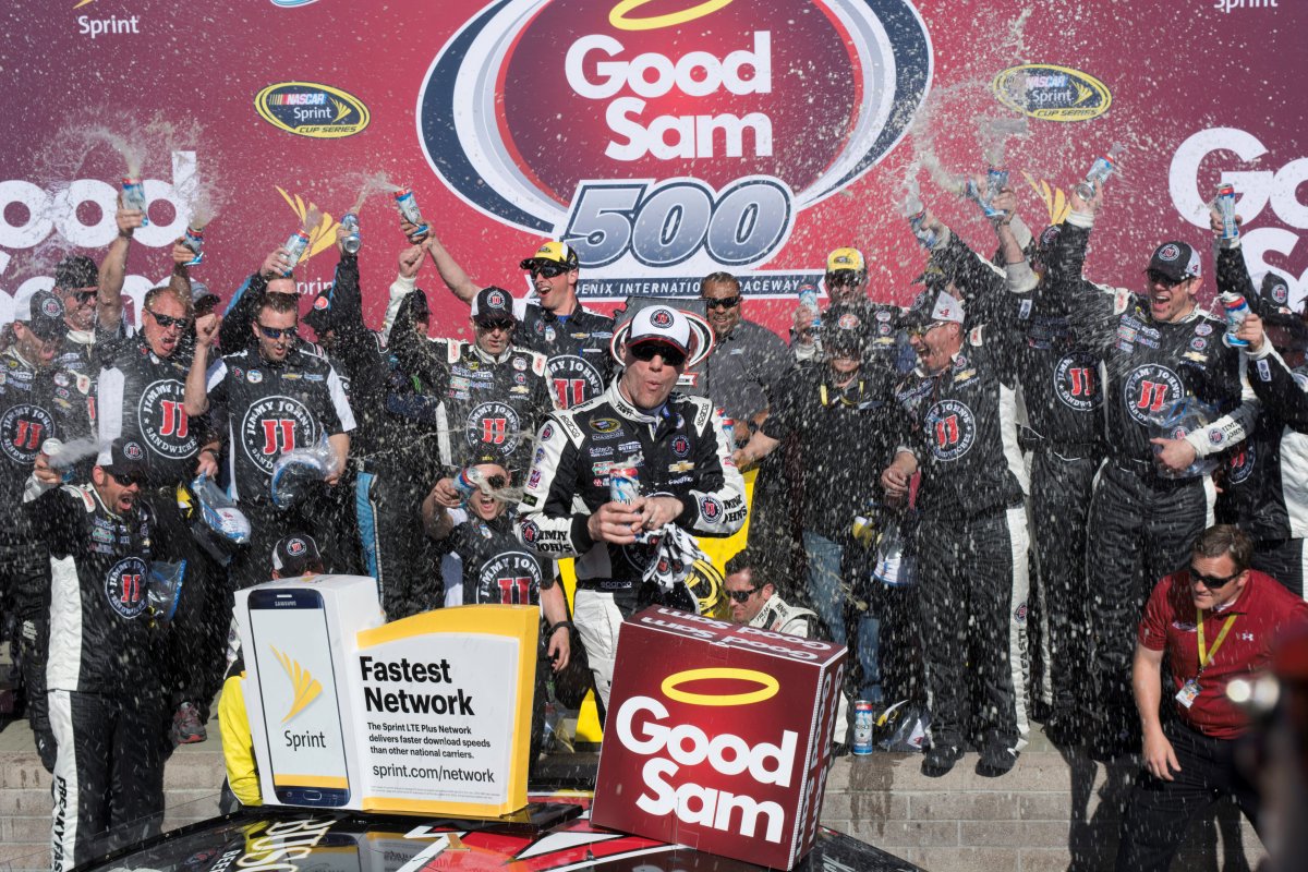 TheArizonaStar's tweet photo. @KevinHarvick won the 12th annual Good Sam 500 race at @PhoenixRaceway , 5th Phoenix win. https://t.co/UHxmSnMfLk