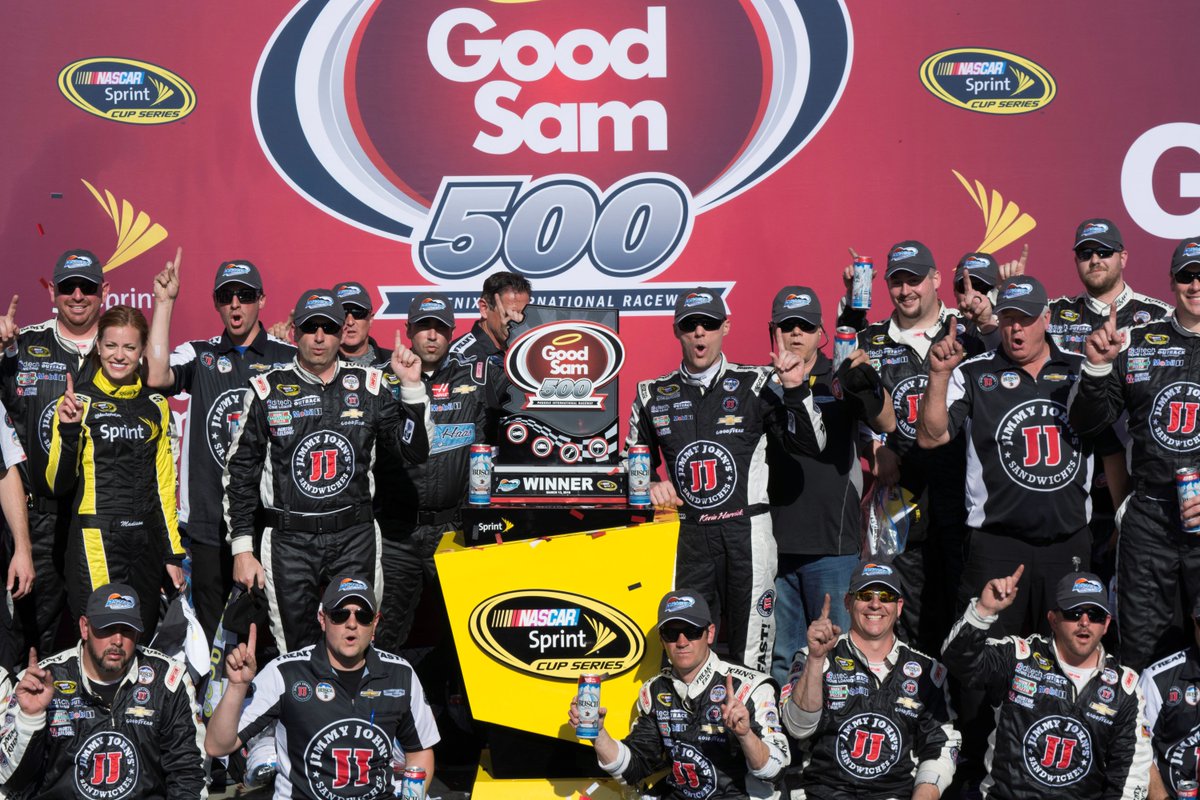TheArizonaStar's tweet photo. @KevinHarvick won the 12th annual Good Sam 500 race at @PhoenixRaceway , 5th Phoenix win. https://t.co/UHxmSnMfLk