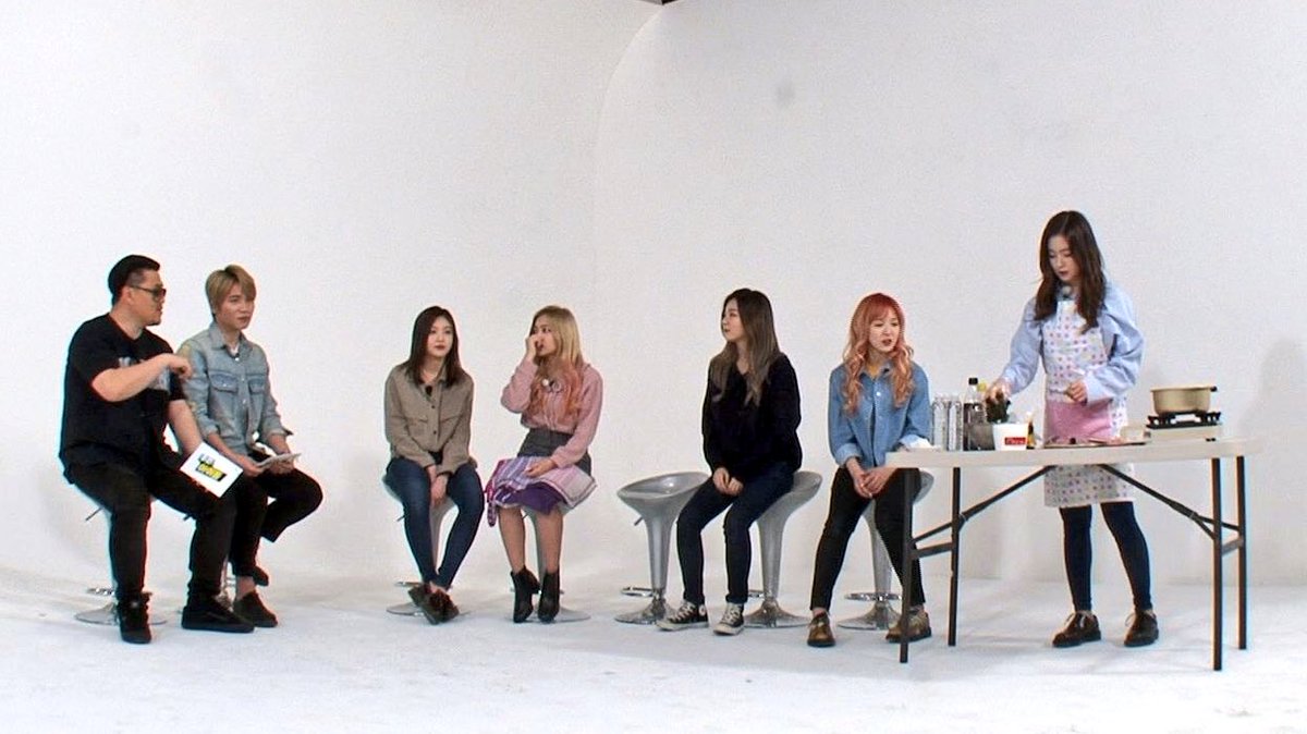 bestIdolone's tweet photo. 지하 3층 쿡방 📺집밥 배선생 TV
<이번주 수요일 6시 #주간아이돌 #레드벨벳 1시간 특집> https://t.co/2Cuw6uBlOu