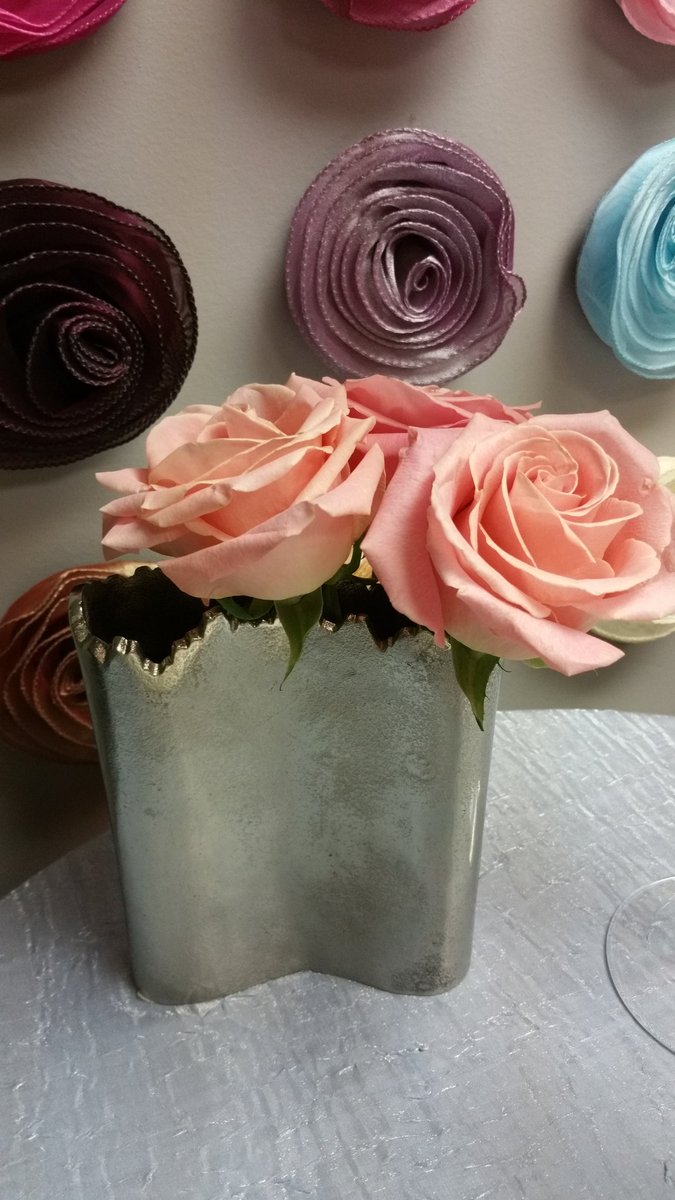Take some time⌚ to smell the roses today. <a href="/ceoevents/">CEO Edmonton💛🇺🇦💙</a> Happy Monday!