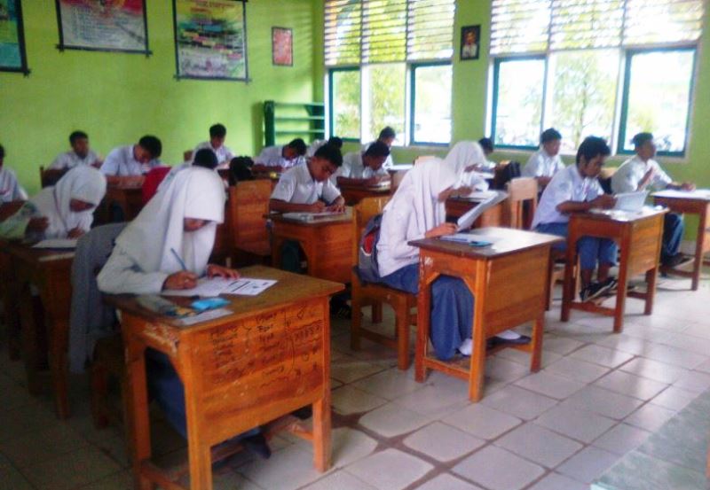 Kemenag_RI's tweet photo. Besok, 410.531 Siswa Madrasah Aliyah Ikuti UAMBN. https://t.co/0ob6f8JRHt https://t.co/mBI941wnTp