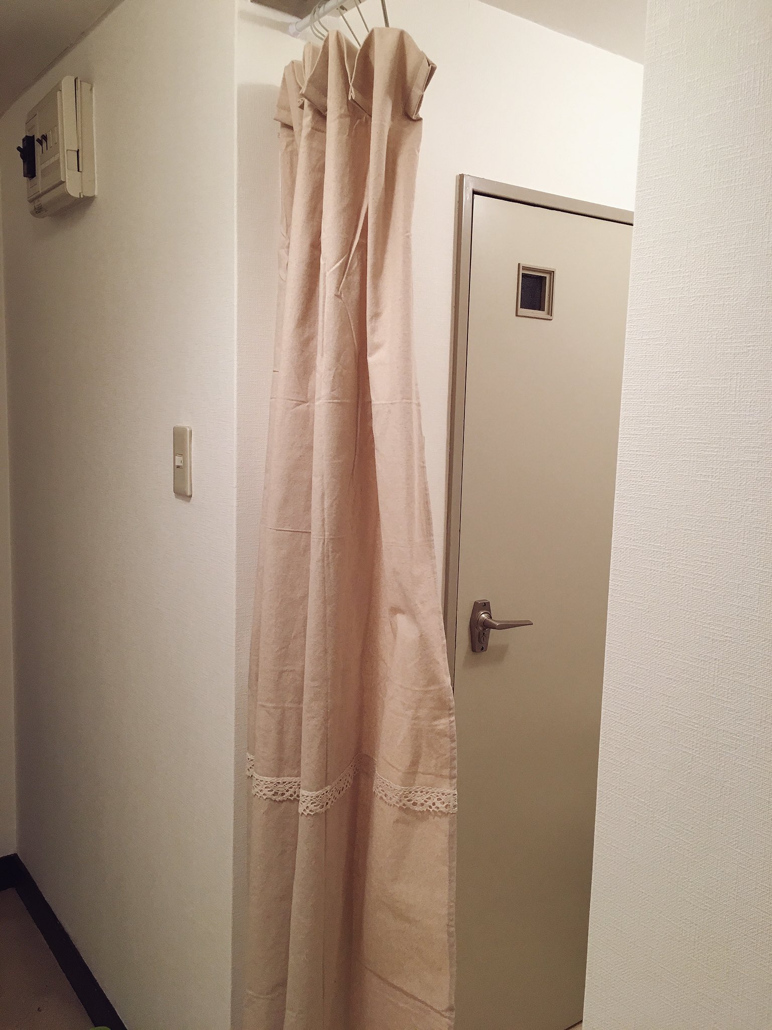 脱衣場　脱衣 gif 