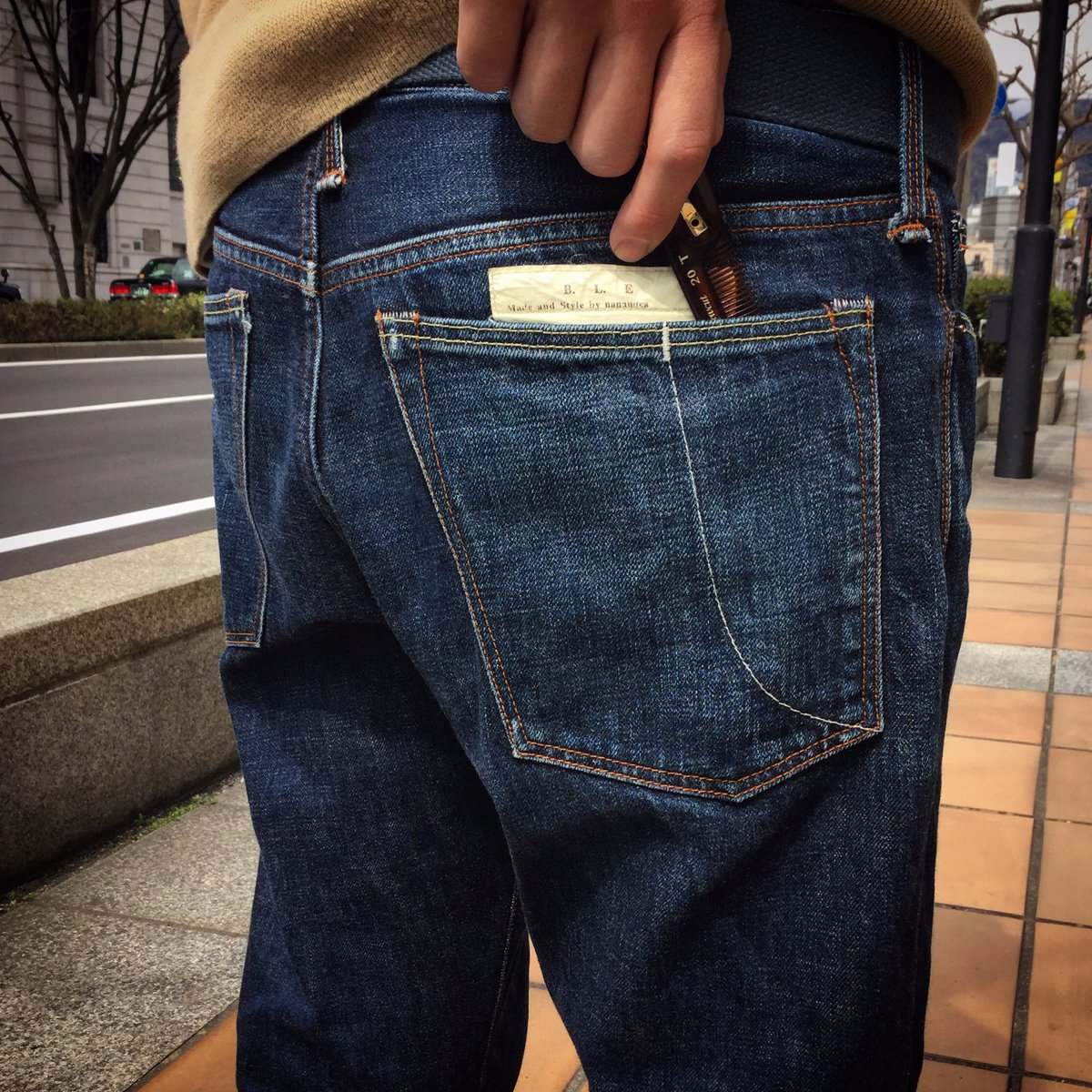 nanamicaKOBE's tweet photo. Actually, it is a comb pocket.
#nanamica #5pockets #denimpants #jeans #indigo
https://t.co/OuHTWAmWOC https://t.co/qFqFXsZY2h