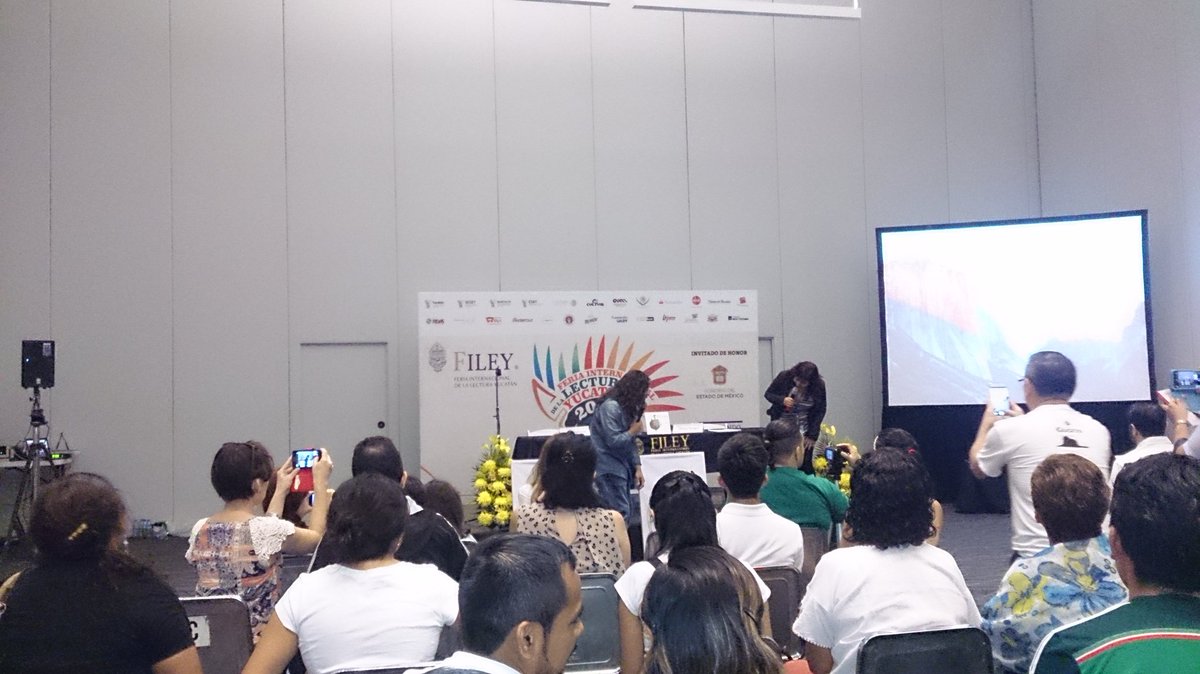 AdictoALibros's tweet photo. Presentación el Principito ilustrado Juan Gedovius @megustaleermex @FILEYmx #SoyFiley #SomosFiley #ViveFiley https://t.co/RgiAq910lU