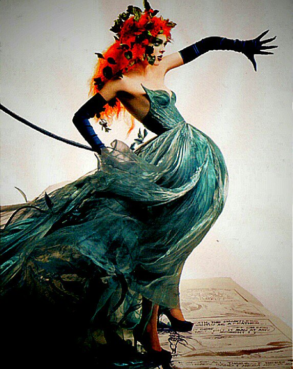 VenomousFemme's tweet image. *I make my step out of the limo in front of #IcebergLounge #TheRedCarpet #RolePlayOscars stepping with a strut in~