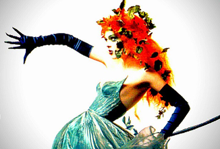 VenomousFemme's tweet image. *Posing for the cameras at #IcebergLounge #TheRedCarpet #RolePlayOscars , flash bulbs blitz*