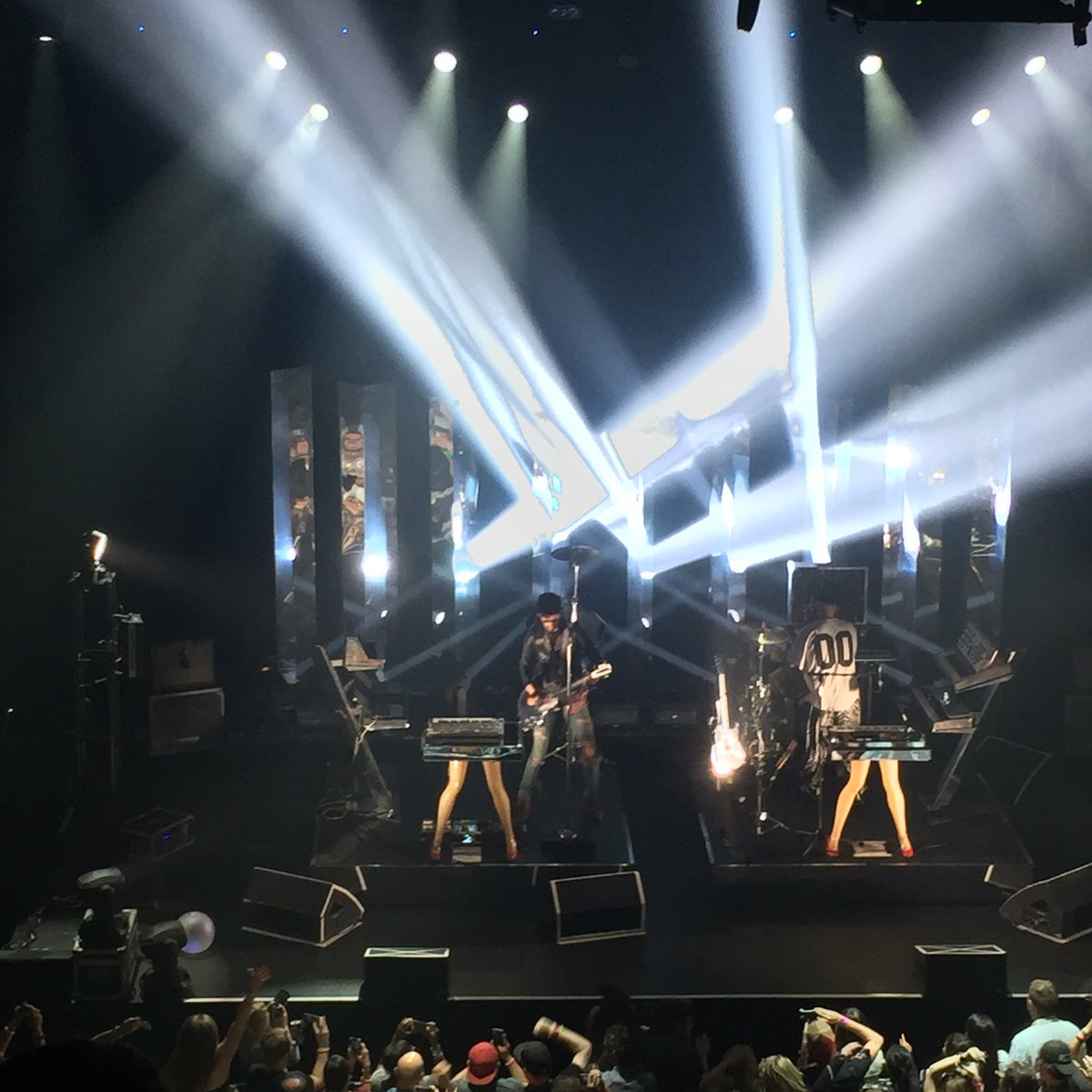 abspastiche's tweet image. Great night jammin out to @Chromeo ! #SXSW #spredfast
