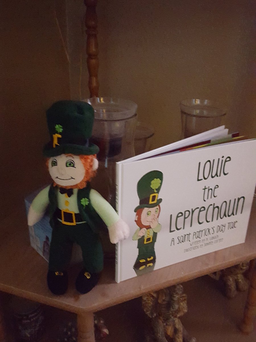 AprilMRobertson's tweet photo. Louie The Leprechaun #louietheleprechan https://t.co/eiXbOy7X5n.   Just got our very own Louie! https://t.co/qh07GjO1OK