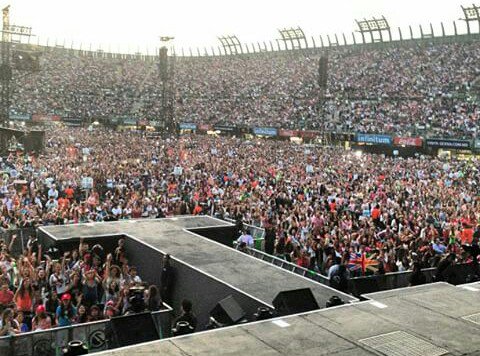 1Dbestcrowds's tweet photo. TMH Tour in Mexico City https://t.co/QwqY0u8OQk
