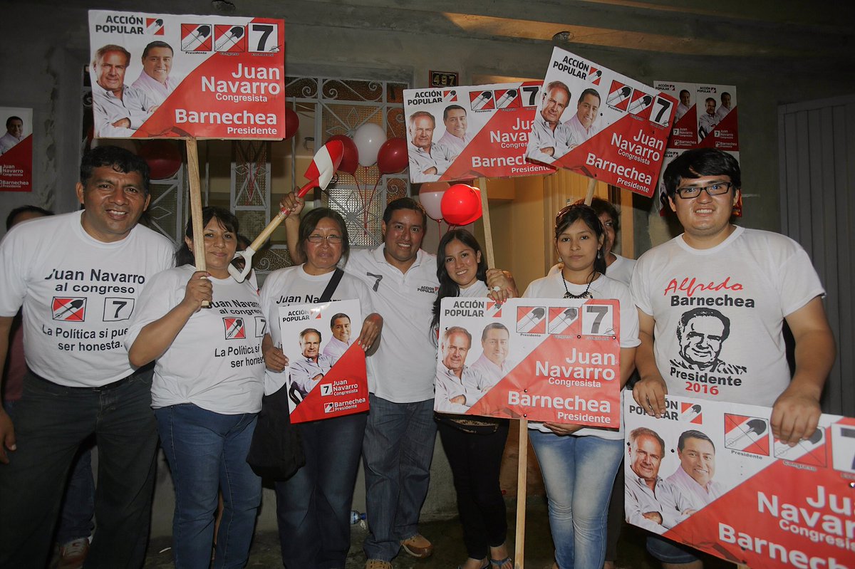 juannavarrop7's tweet photo. @ABarnecheaG recorriendo las calles de Santa Anita #JuanNavarro #MarcaLaLampa #Escribeel7 https://t.co/wODNbnmFXi