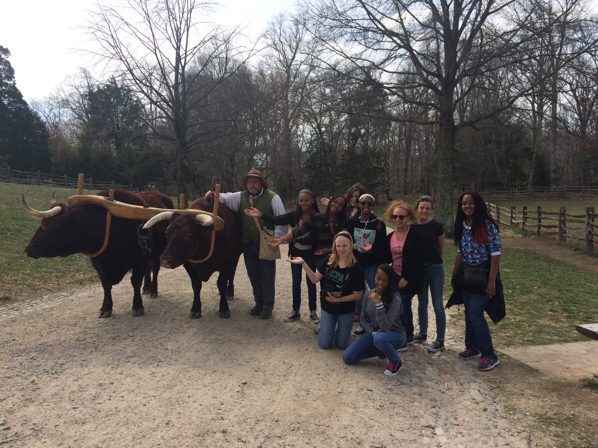 renee_joynes's tweet photo. We all had the opportunity to see oxen #8thgradedc #learnsharelive https://t.co/nCng1fhNH5