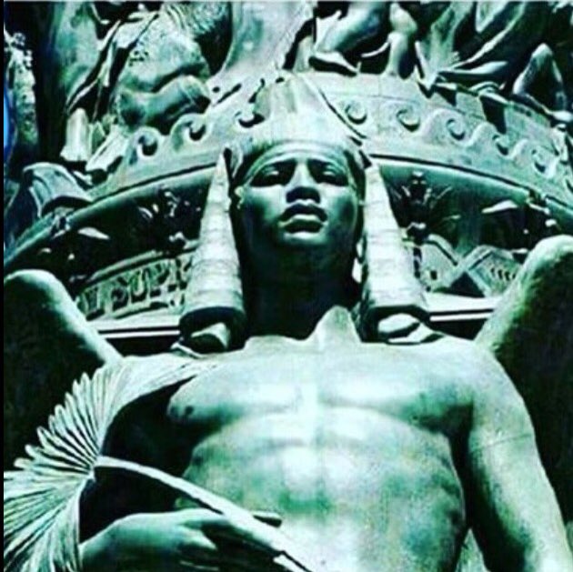 devine144's tweet image. 