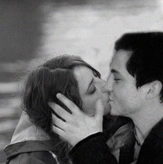 ChildZeus_'s tweet image. I love you... Raven. 
// FC that Logan is kissing is Kaya Scodelario who my option is awesome choice
@DemonicRachel