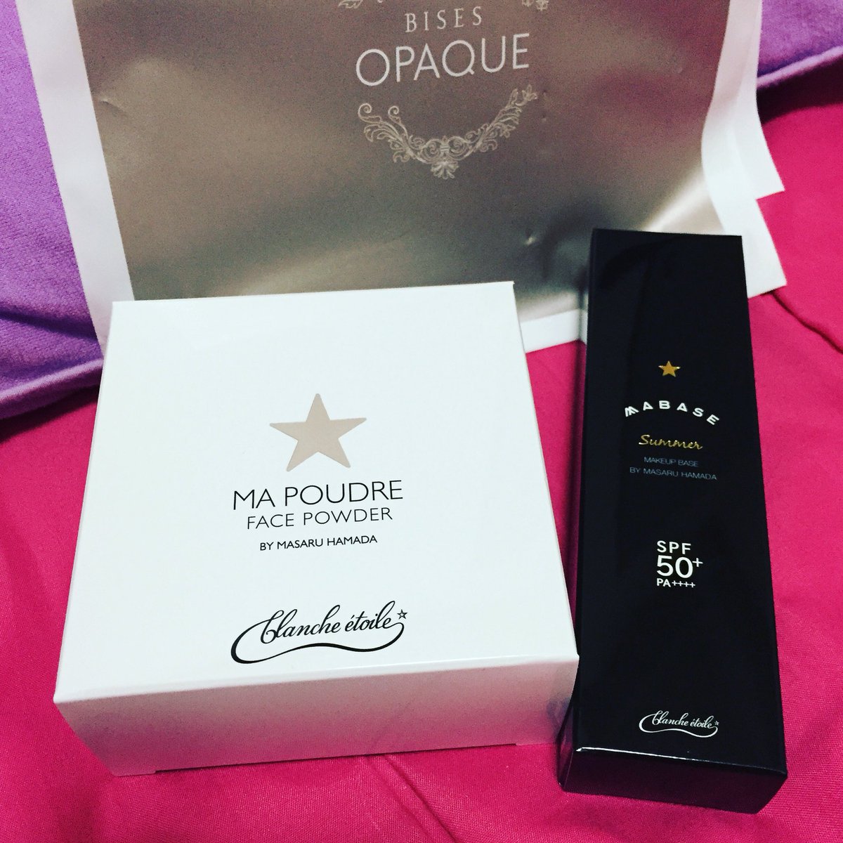 mihoJP's tweet image. 今年も買いました。マベースサマー！実は去年から一年通して使っててようやく無くなる感じ。値段はお高いけどコスパ良しだからね。やめられない止まらない。#mabase #mapoudre #ブランエトワール