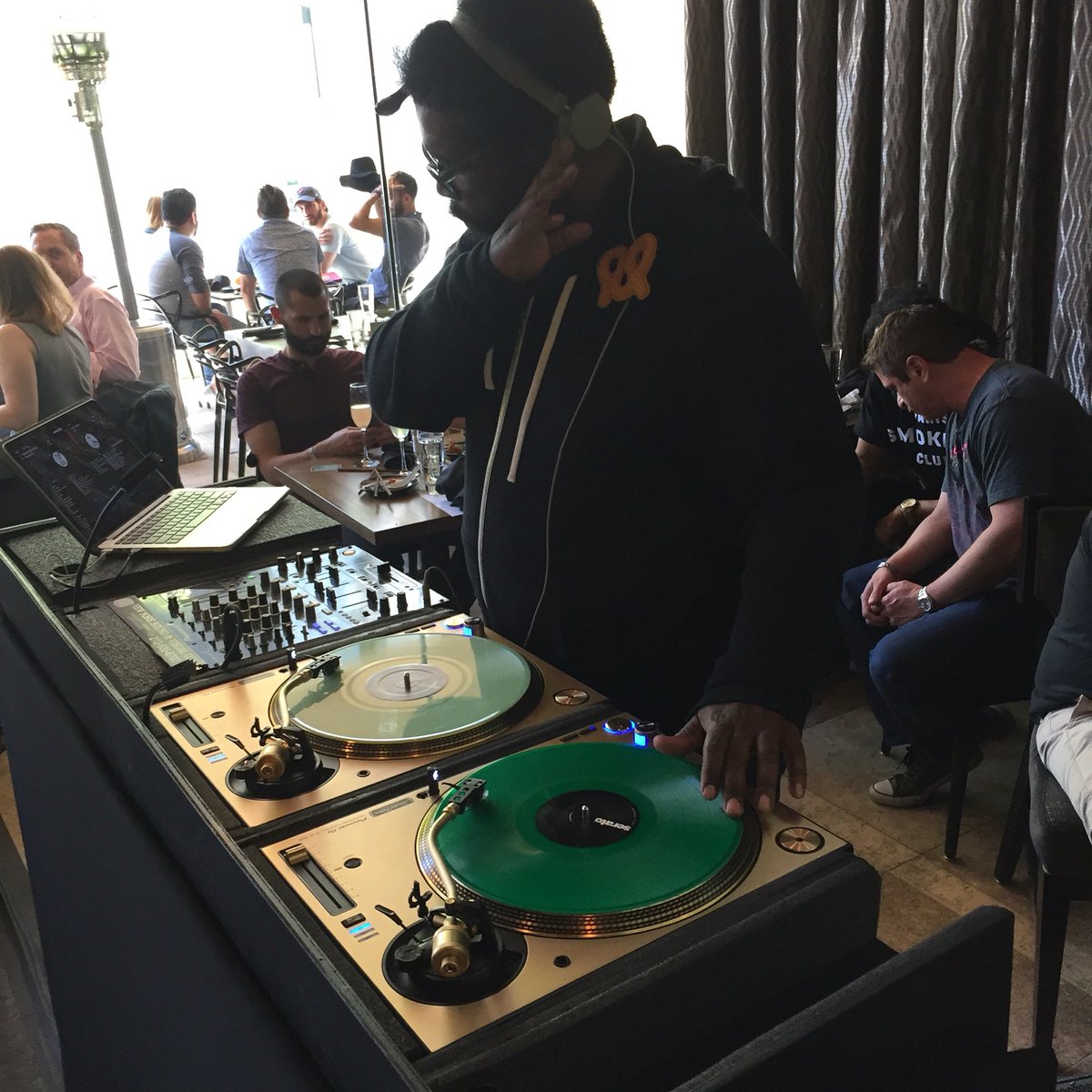 thetakeover_atx's tweet image. @questlove was spinning the best brunch set at @wuchowaustin you ever heard. #DimSumday