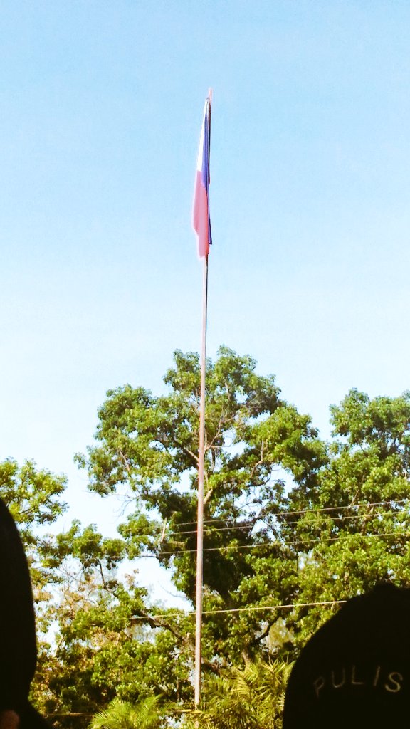 FTPDigosCityPS's tweet photo. 031416 FTP students together with Govt employees of Digos participated the monday flag raising ceremony . @pnp_ts https://t.co/BlfRIWom4f