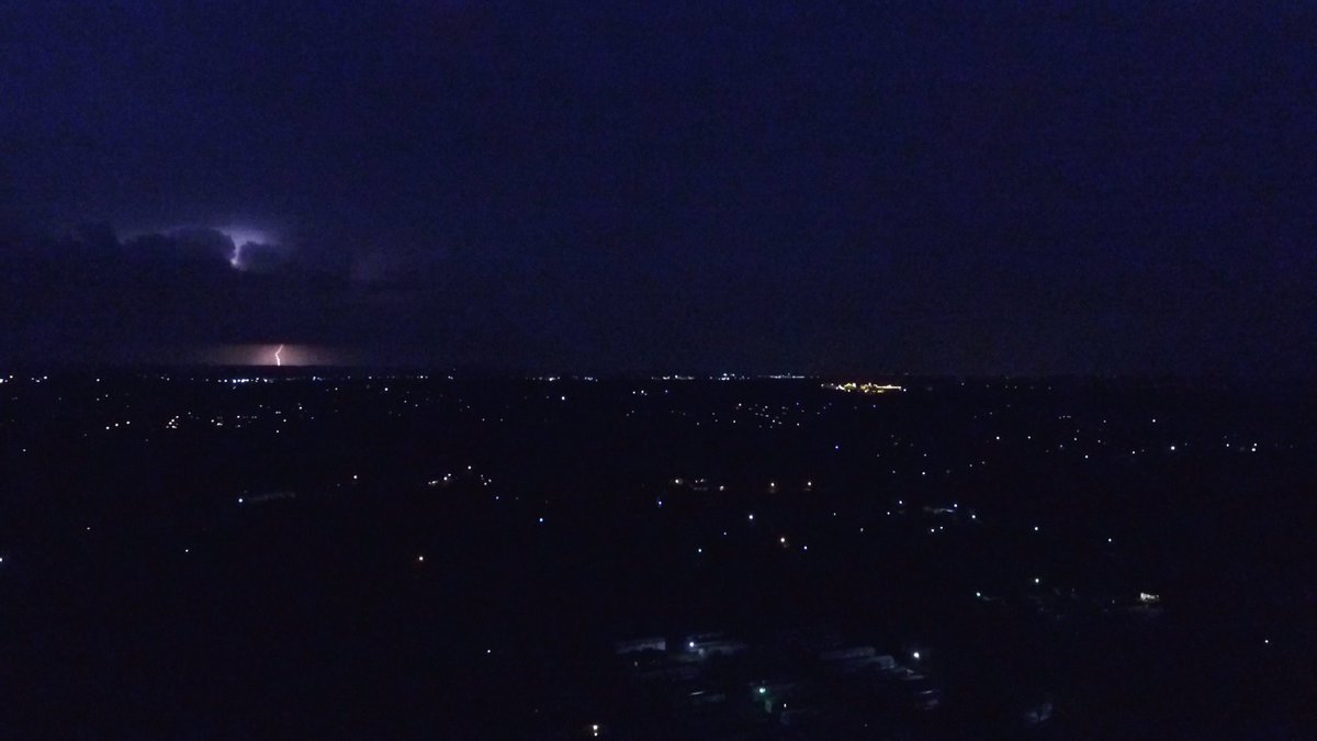 FallRiverLawn's tweet image. A little night flying with a storm passing by! #djiphantom #375feet
#Lightning #LightningStrikes