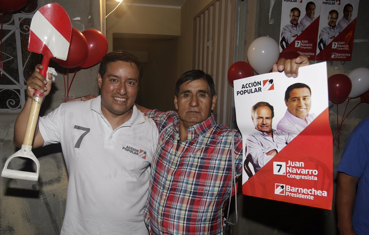 juannavarrop7's tweet photo. @ABarnecheaG @ManuelMerinoDe Recorriendo las calles de Santa Anita #AhoraTeTocaATi #JuanNavarro #Escribeel7 https://t.co/iwP2i6igW4