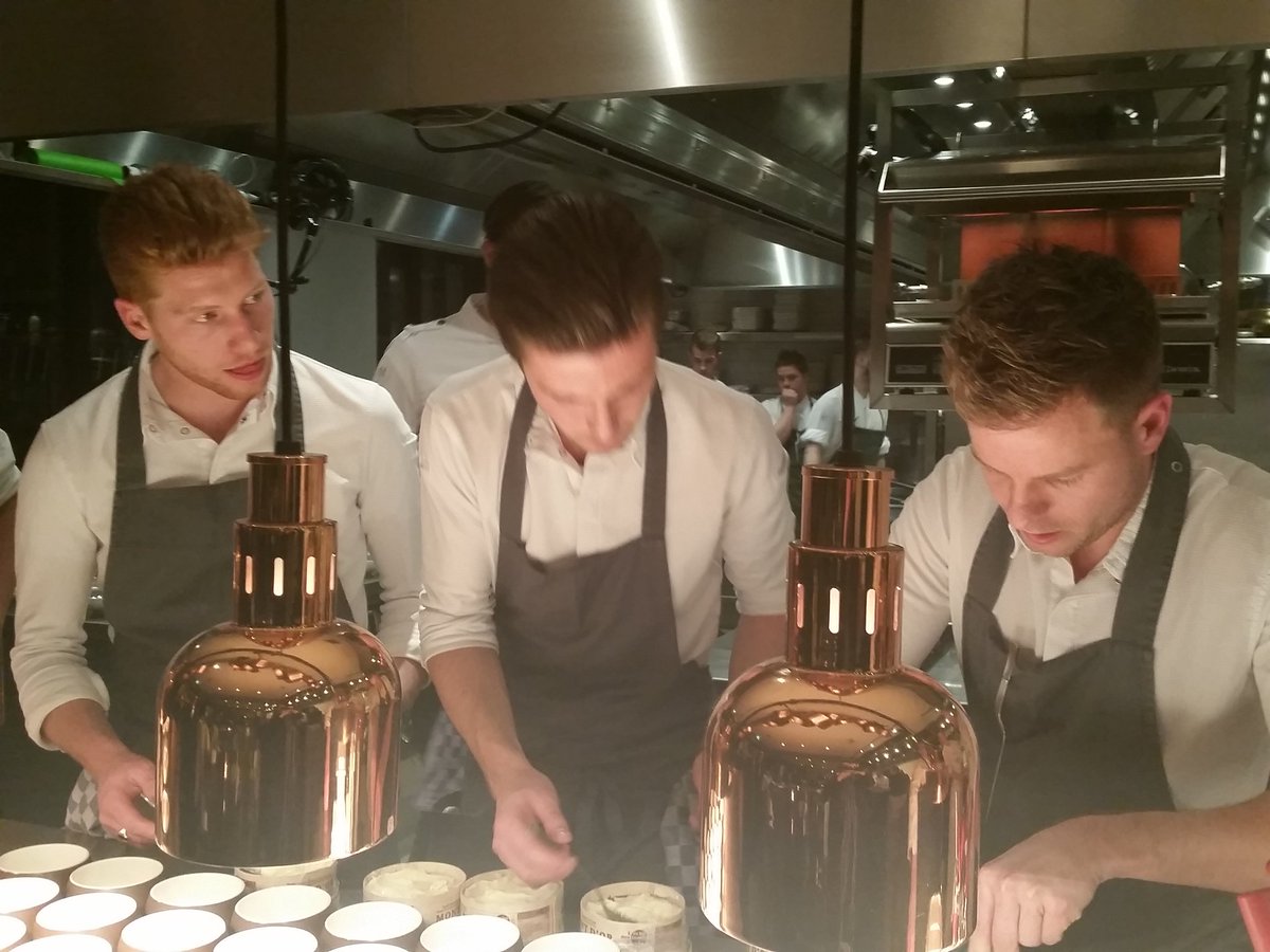 AstridsTaste's tweet photo. Wow dankjewel @basvankranen &amp; team voor waanzinnig lekkere (kaas)desserts #24HPRESSROOM https://t.co/Rgvsd5hsS5