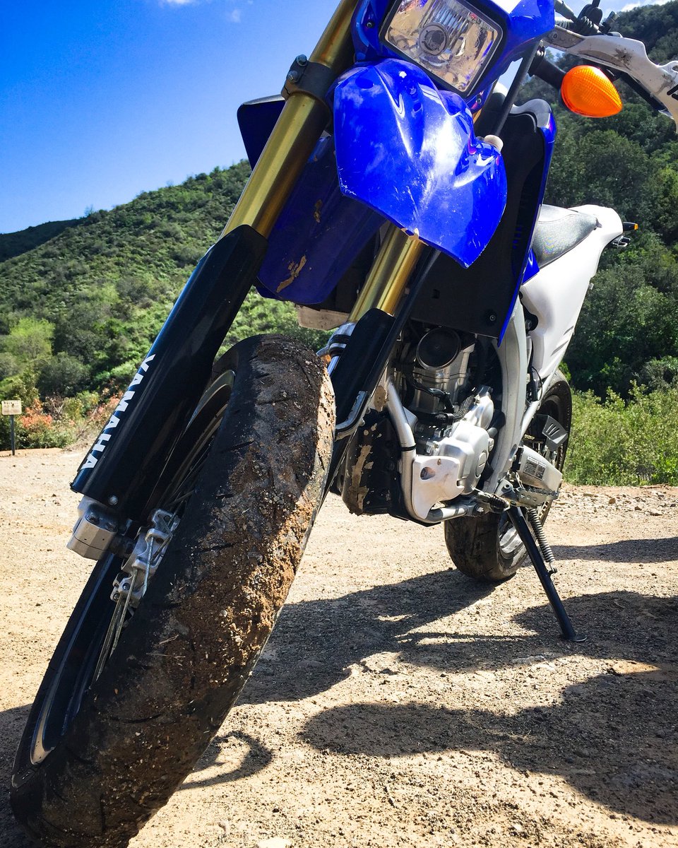 girl_andherbik's tweet photo. Dirty dirty. #yamaha #wr250r #aghb #trailexploring #bikelife https://t.co/4C4LYnhLjP