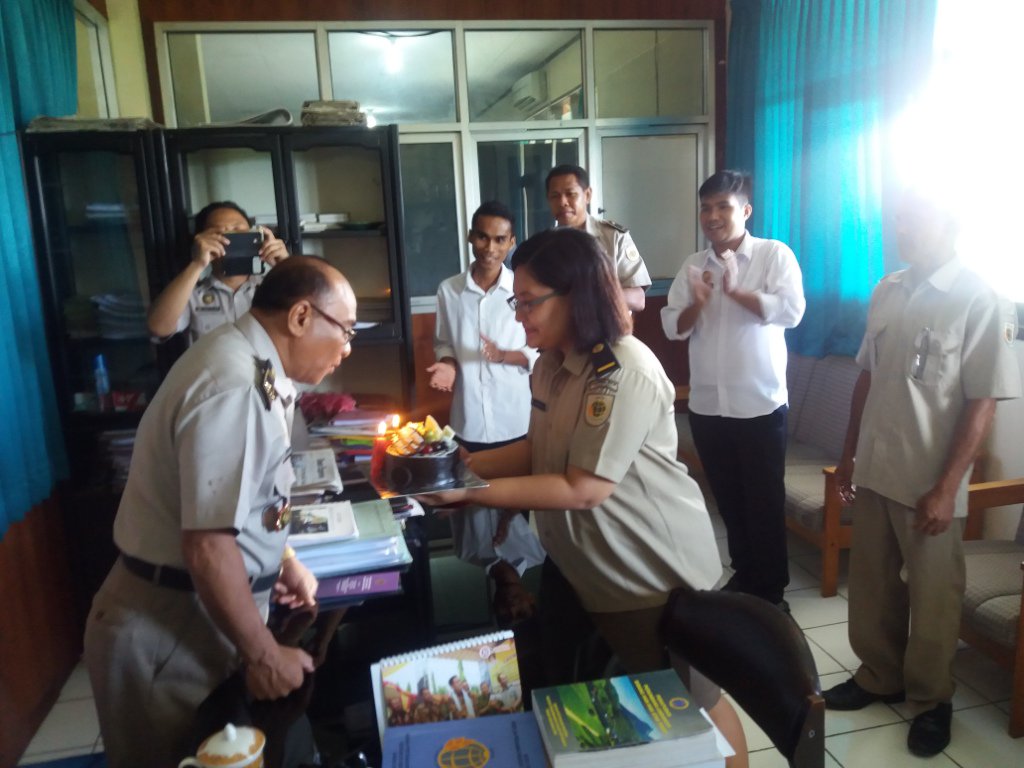 AtrP3m's tweet photo. Selamat ulang tahun Pak Kabid, Selamat Menjelang Pensiun,sehat&amp;sukses selalu dlm Karya &amp; Pelayanannya #UltahKabidP3M https://t.co/3akCwmvhlh