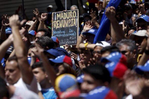 VzlaDecoded's tweet photo. #Venezuela opposition begins protests... https://t.co/uX6LZwf1Uu by @jammastergirish &amp; Andrew Cawthorne https://t.co/sWicxGcWYL