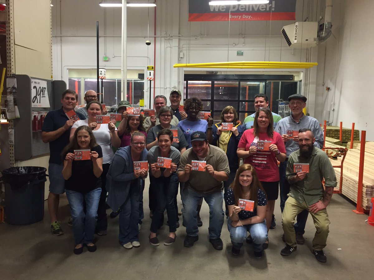 Josh Seaborn MET customer service all star at 722 @bsb823 <a href="/amymoorehd/">Amanda Moore</a>