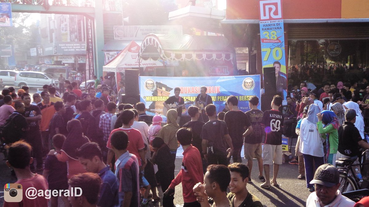 ageraID's tweet image. meriahnya Edukasi Publik yg diselenggarakan di Alun-alun Kudus bersama @pkyjateng @Kudus_ISK @ageraID (13/3/2016)