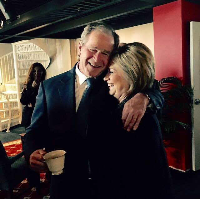 IT HAS BEEN NO SECRET THAT THE BUSHES AND CLINTONS ARE BEST BUDDIES, BILL CALLS BARBARA BUSH "MOM" CdeV41iW0AA5s1O