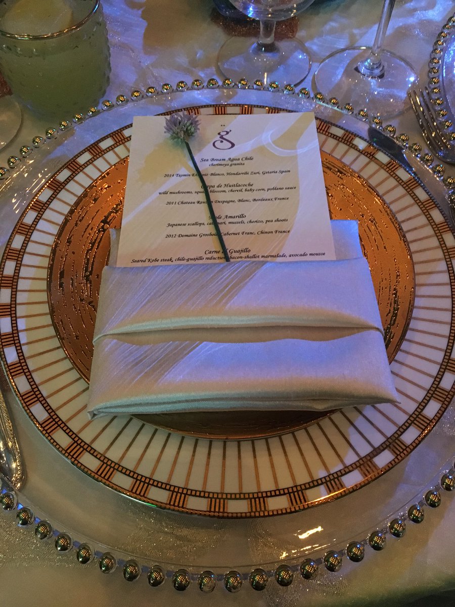 themuzez's tweet photo. #occt2016 @ifhomeless @Gabbis_Kitchen table https://t.co/DYHYD0GBQA