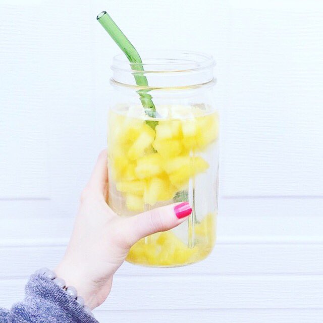 Michelle83237's tweet photo. @7FAM #FOOLPROOFyellow #FOOLPROOFdenim my pineapple water πππππ https://t.co/SBe8MBj0CQ