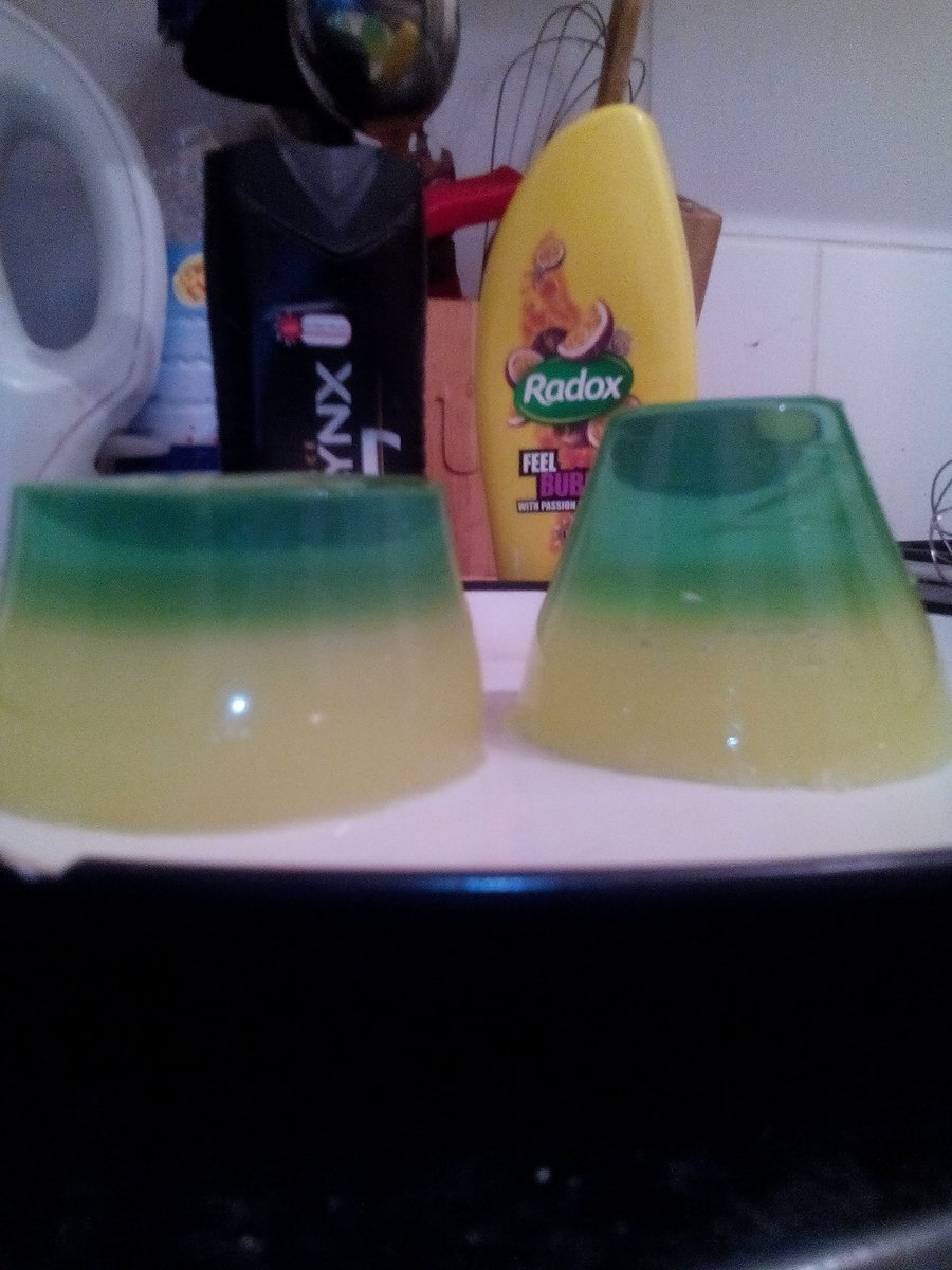 Sam080109's tweet image. Decided to recreate @JoeConza #LUSH #showerjelly this is my final product. #smellsamazing #RadoxReady #LynxNation
