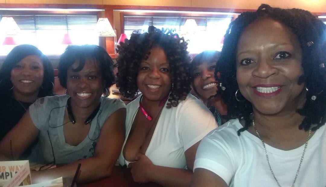 ArlindaGMBE's tweet photo. MBE Team meeting power lunch.. making plans for #MBEConference2016 #atlmusicbusinessconference #atlmusic #mbec https://t.co/gYeTrSiStW